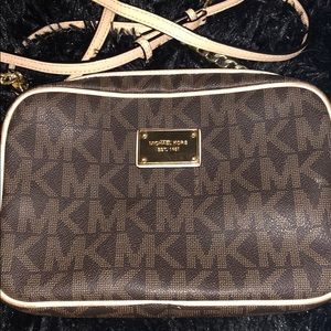 MK PURSE